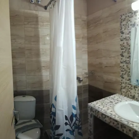 Нощувка със закуска (B & B) Jnp Неос Мармарас