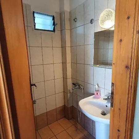 Нощувка със закуска (B & B) Jnp Неос Мармарас