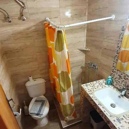 Нощувка със закуска (B & B) Jnp Неос Мармарас
