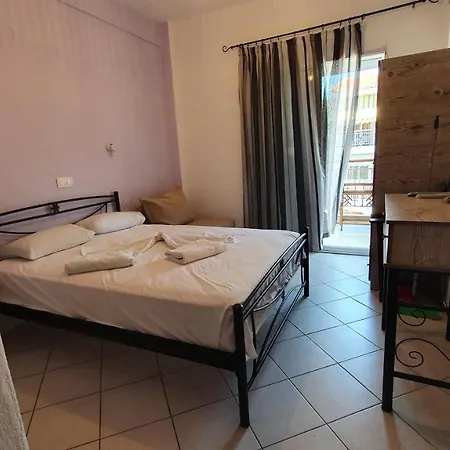 Нощувка със закуска (B & B) Jnp Неос Мармарас