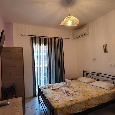 Jnp Нощувка със закуска (B & B) Неос Мармарас