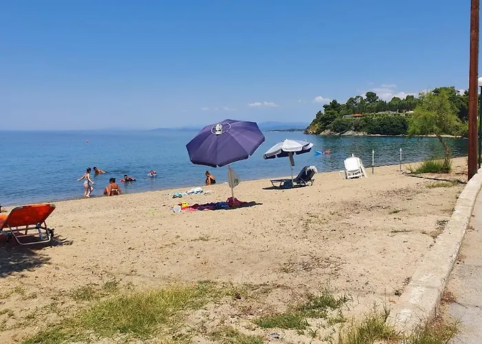 Jnp * Néos Marmarás