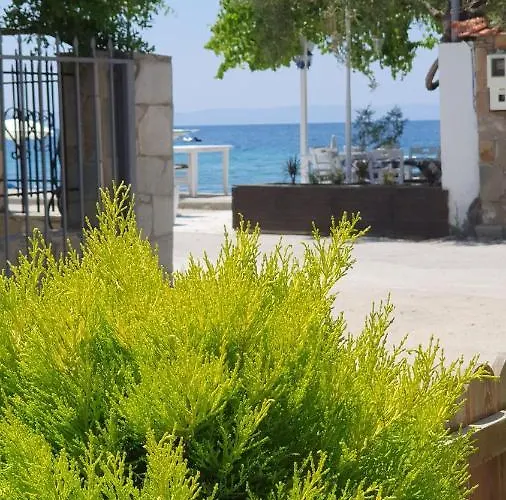 Jnp Alojamento de Acomodação e Pequeno-almoço Néos Marmarás