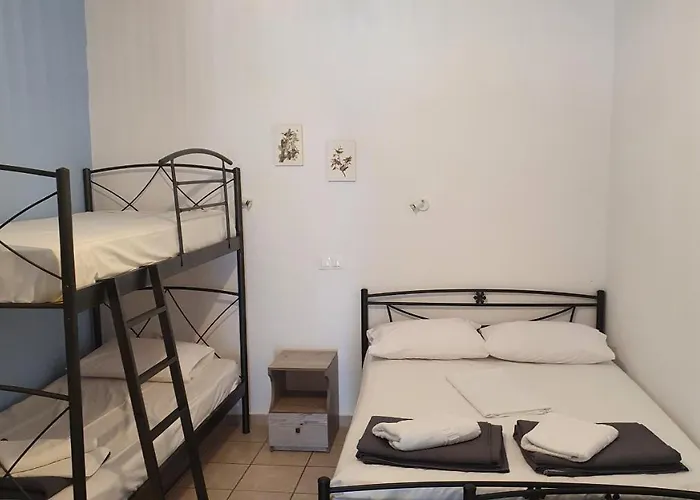 Jnp * Néos Marmarás