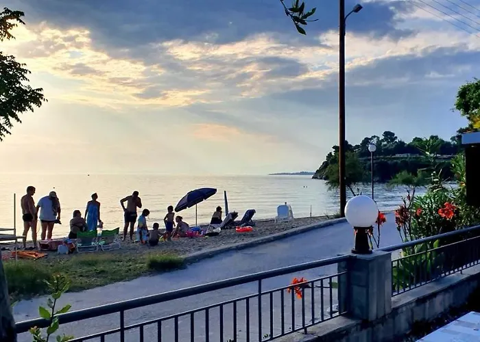 Alojamento de Acomodação e Pequeno-almoço Jnp Néos Marmarás